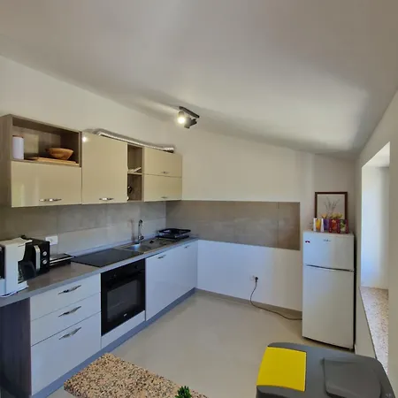 San Rocco Apartment, Apartment *